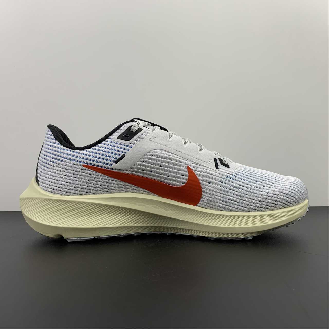 Nike Air Zoom Pegasus 40 - Cinza/Laranja/Bege