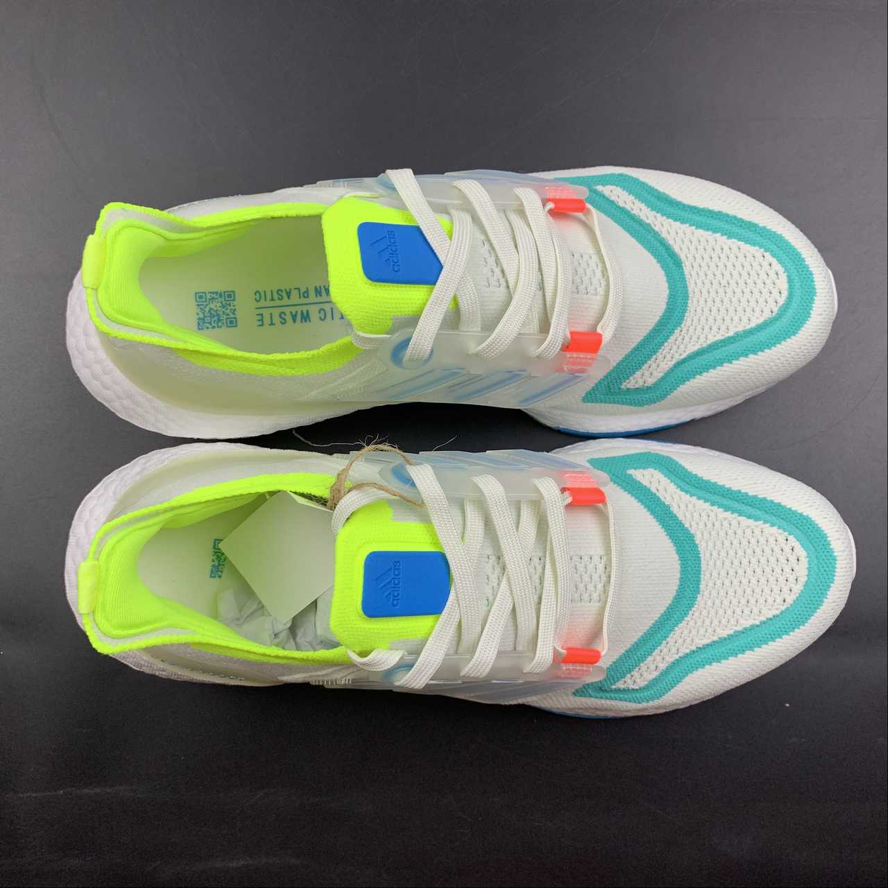 Adidas Ultraboost 22 - Cinza/Verde