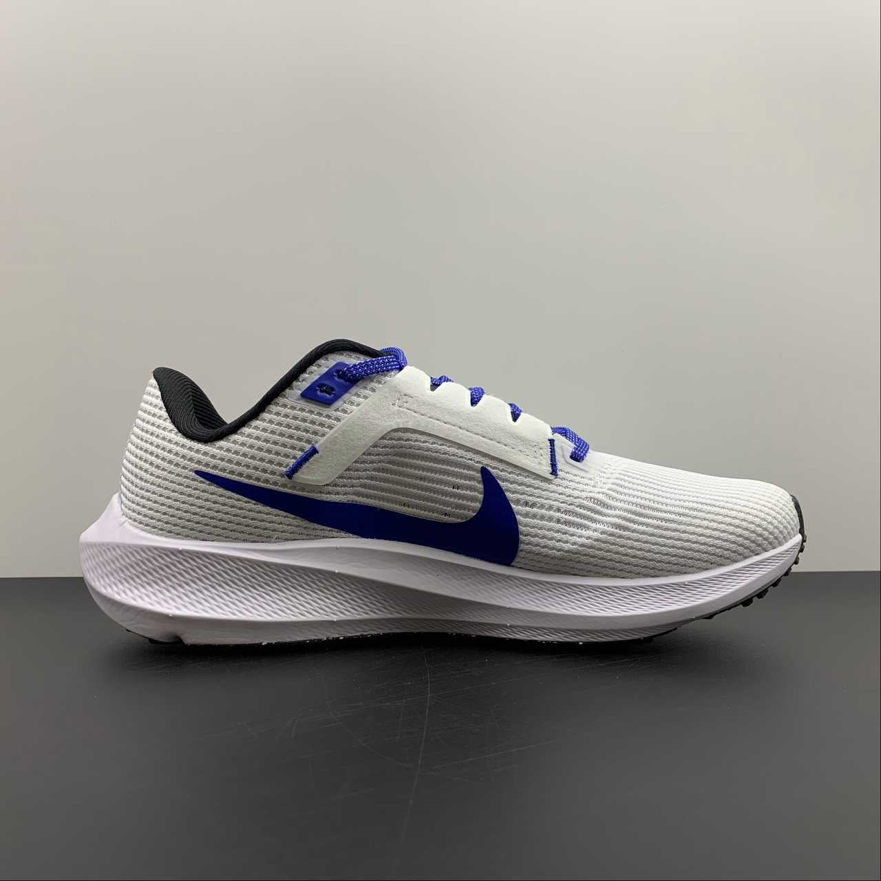 Nike Air Zoom Pegasus 40 - Branco/Azul