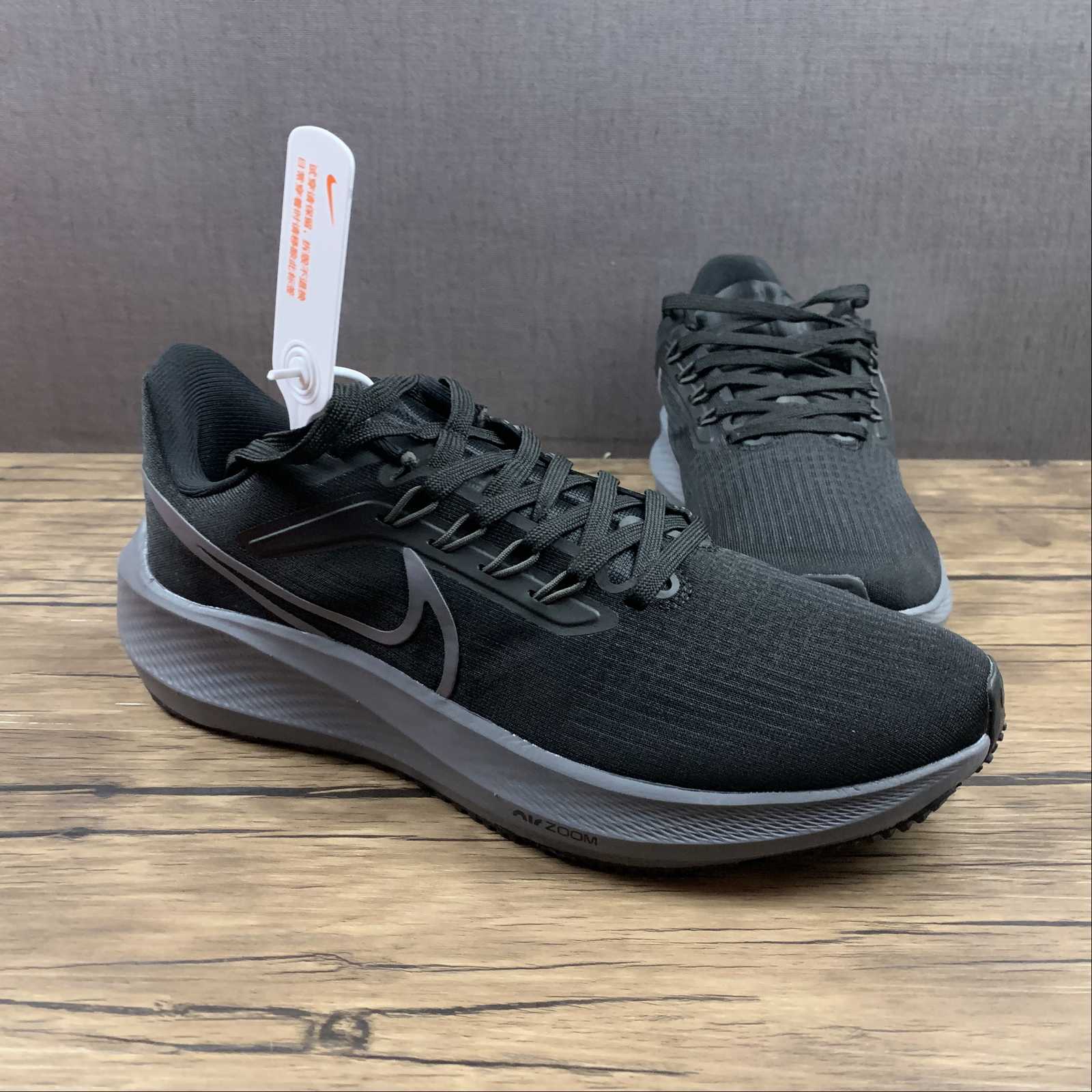 Nike Air Zoom Pegasus 39 - Preto/Cinza Escuro
