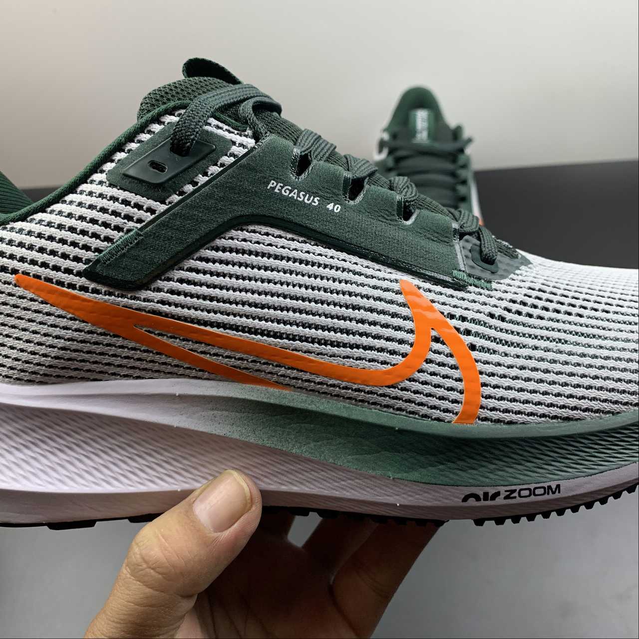 Nike Air Zoom Pegasus 40 - Cinza/Laranja