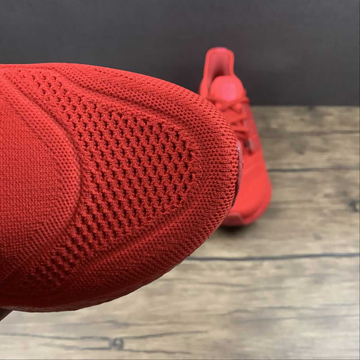 Adidas Ultraboost 22 - Vermelho/Preto