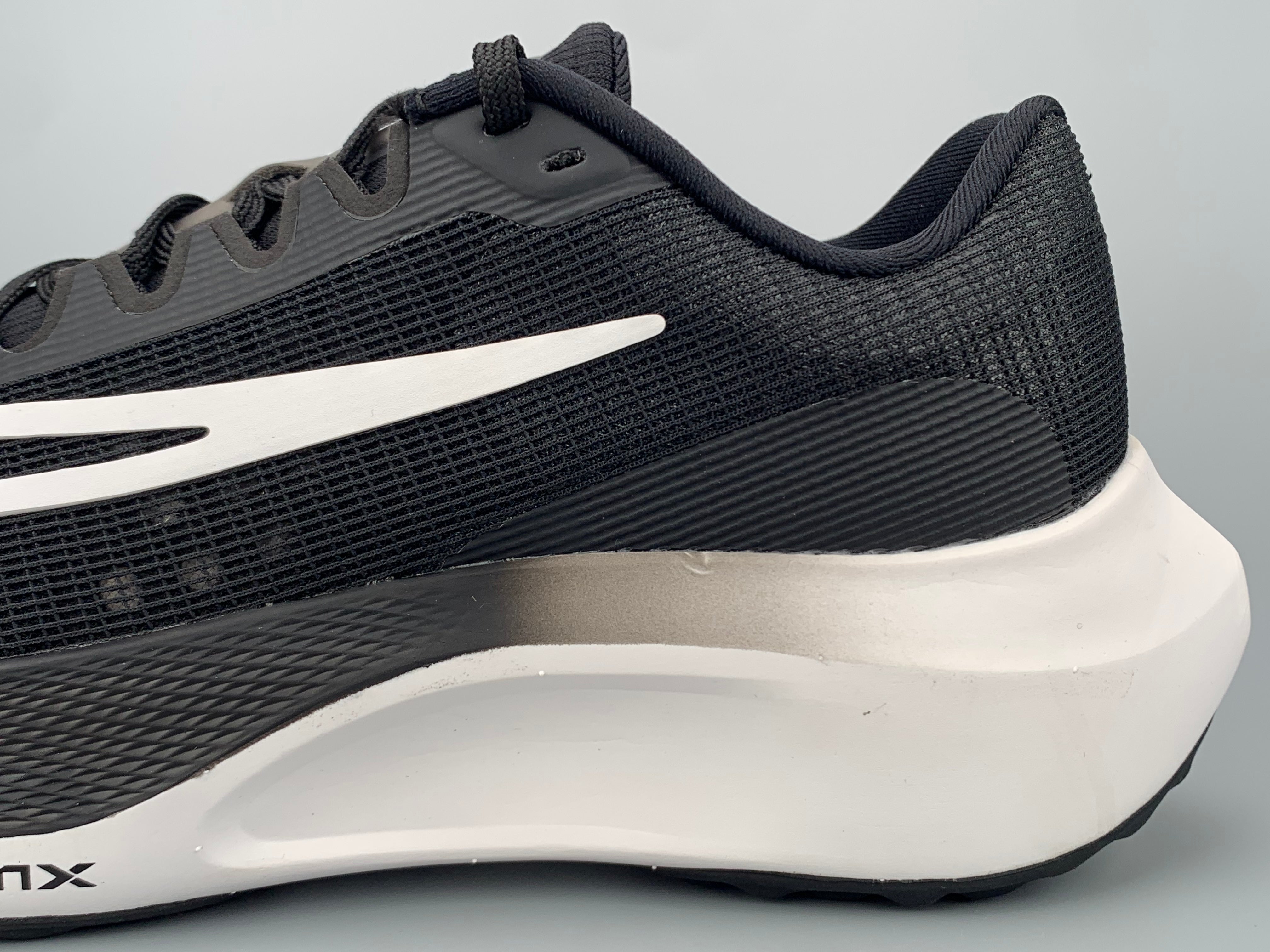 Nike Air ZoomX Fly 5 - Preto/Branco 2