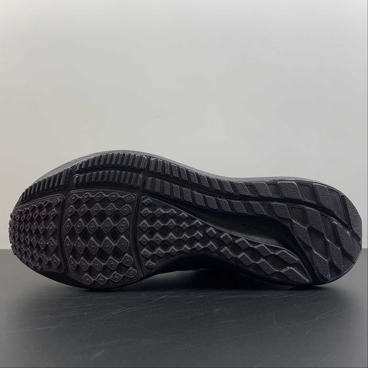 Nike Air Zoom Pegasus 39 - Preto/Branco