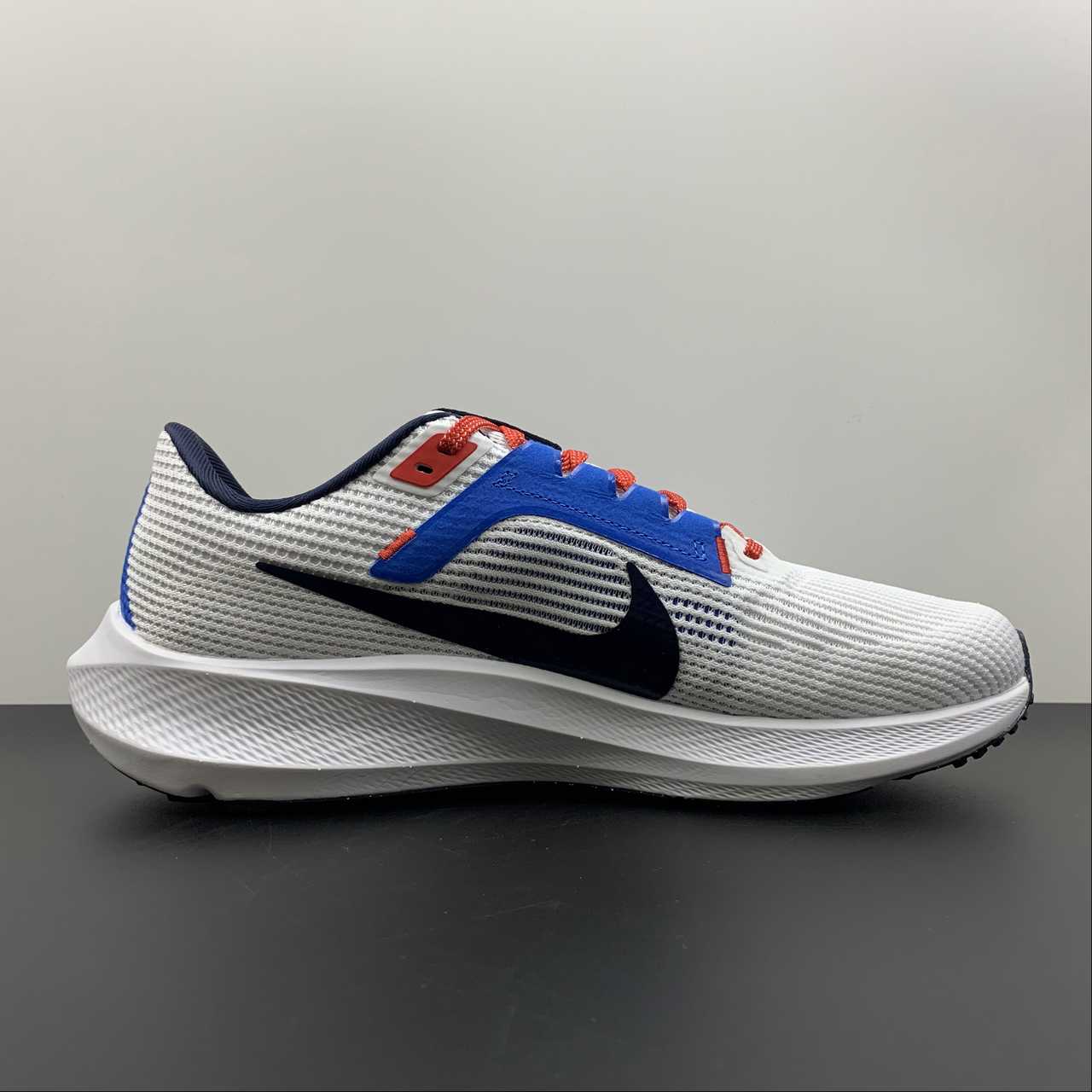 Nike Air Zoom Pegasus 40 - Branco/Preto/Azul