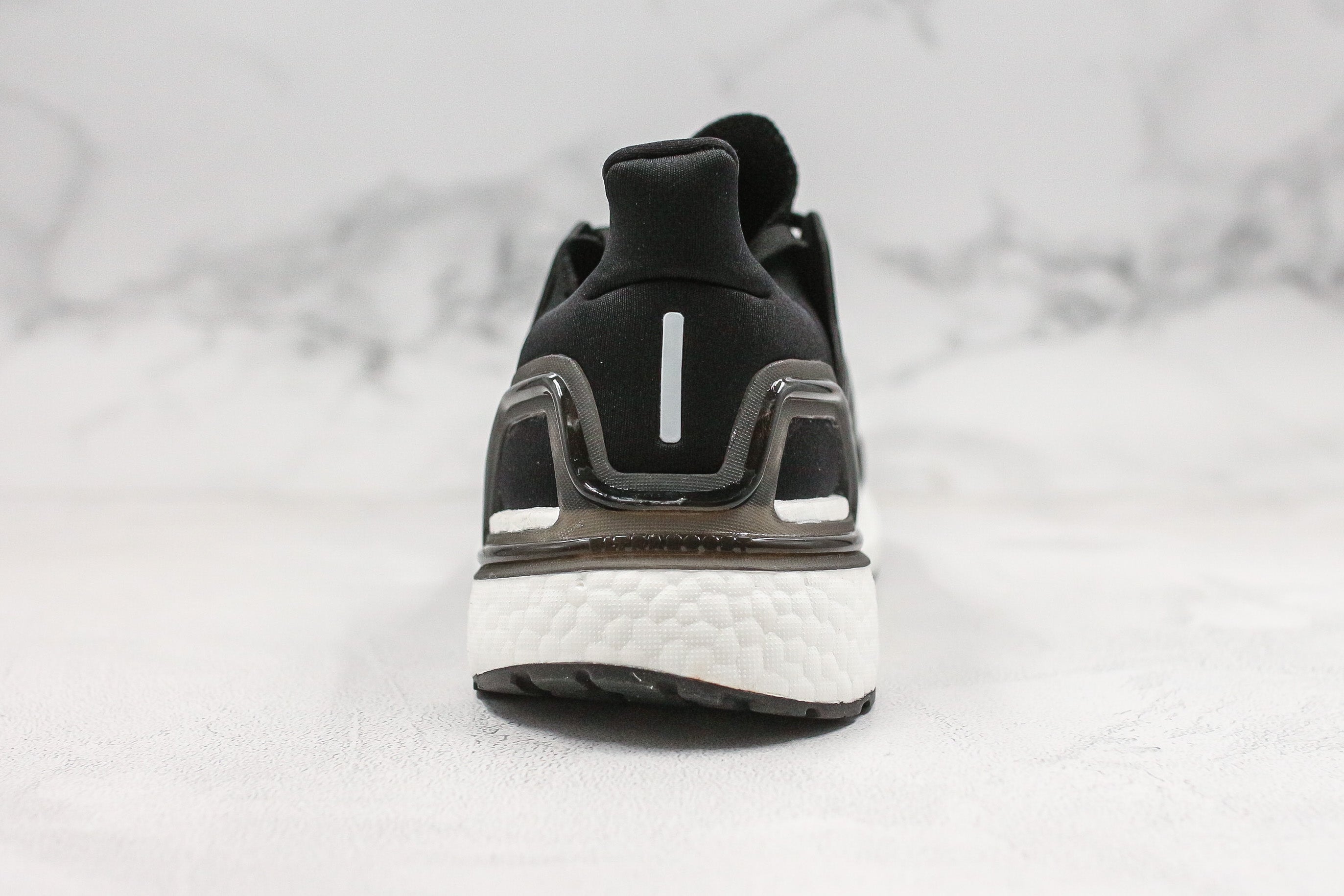 Adidas Ultraboost 20 - Preto/Cinza