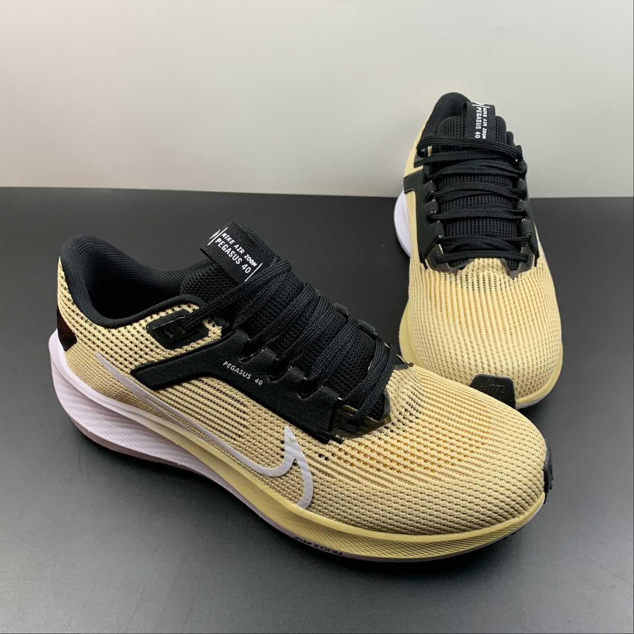 Nike Air Zoom Pegasus 40 - Bege/Preto