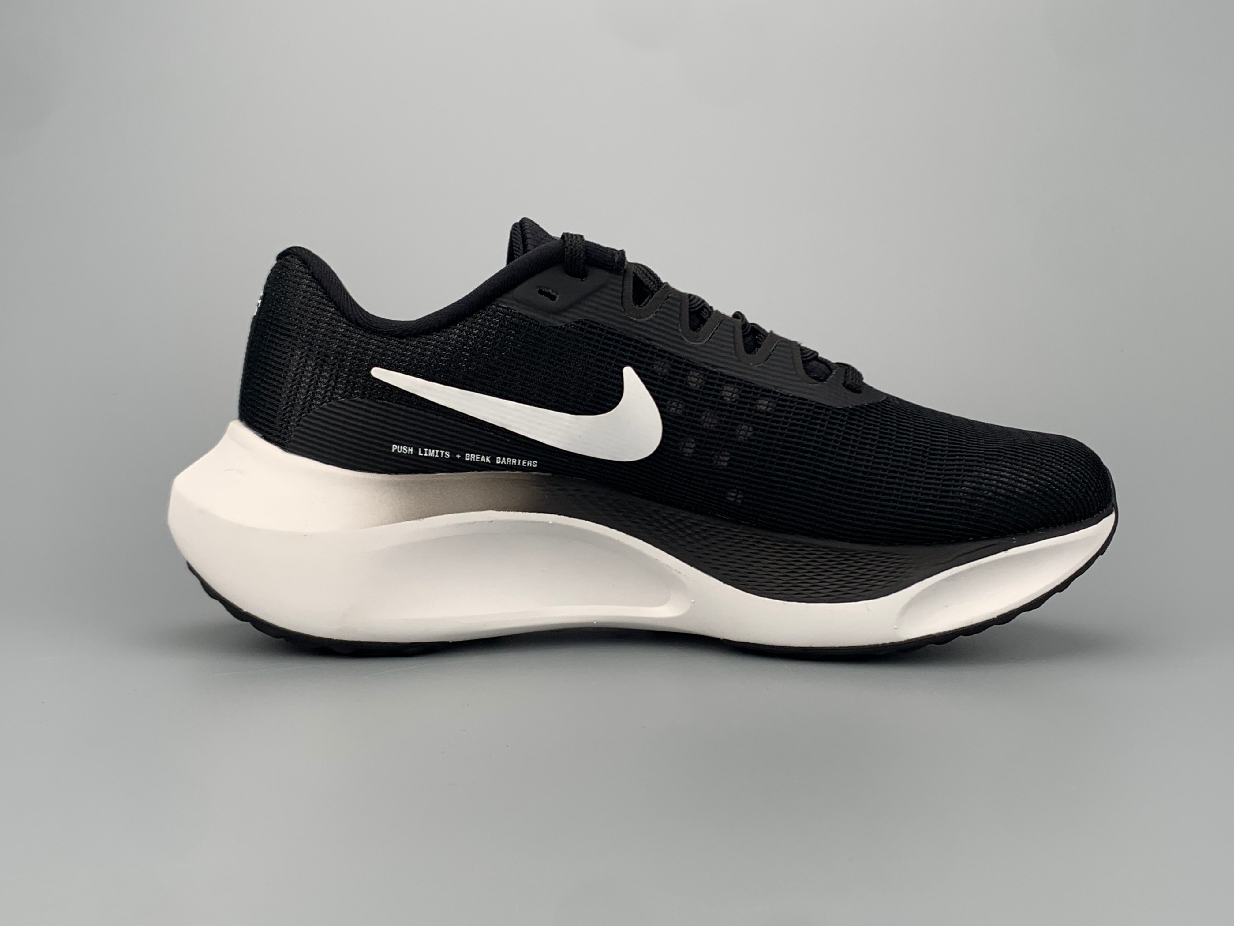 Nike Air ZoomX Fly 5 - Preto/Branco 2