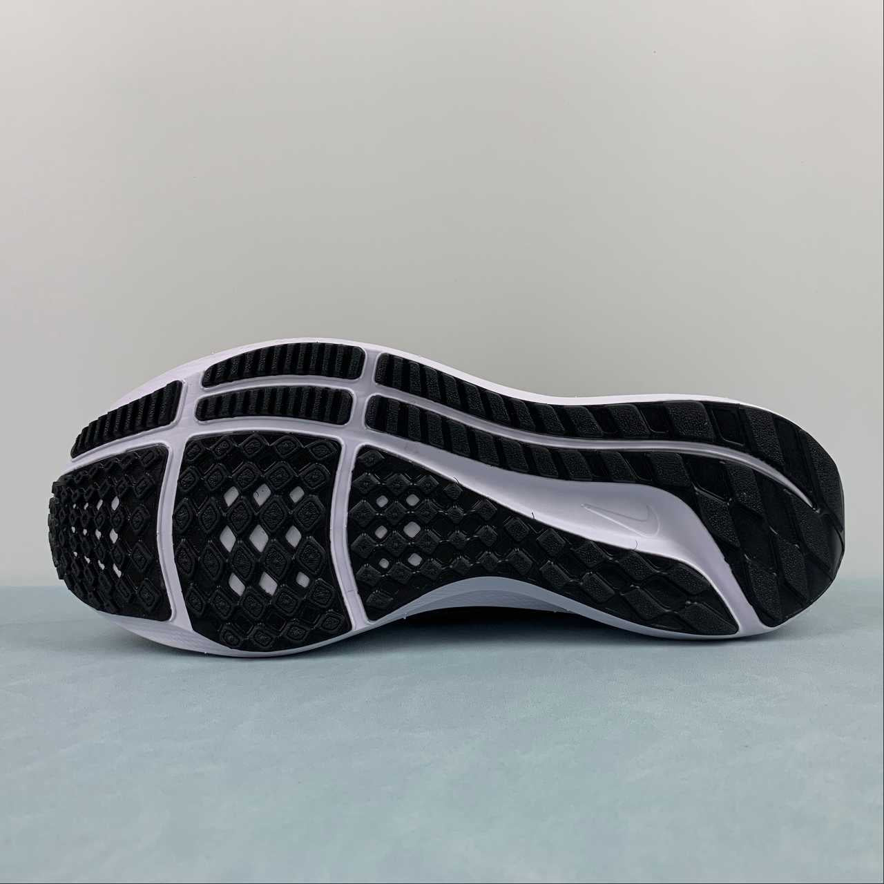 Nike Air Zoom Pegasus 40 - Preto/Branco