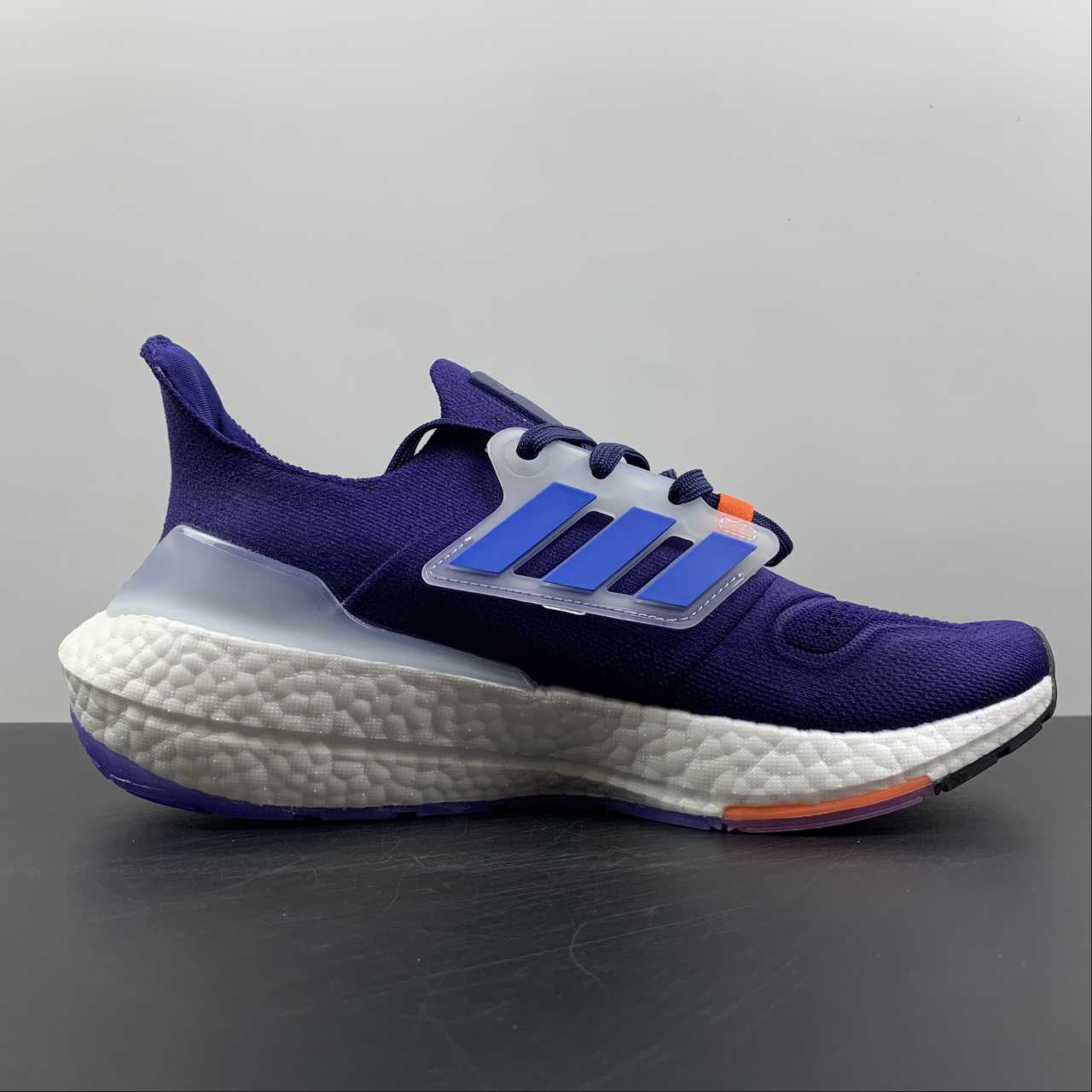 Adidas Ultraboost 22 - Roxo/Azul/Laranja