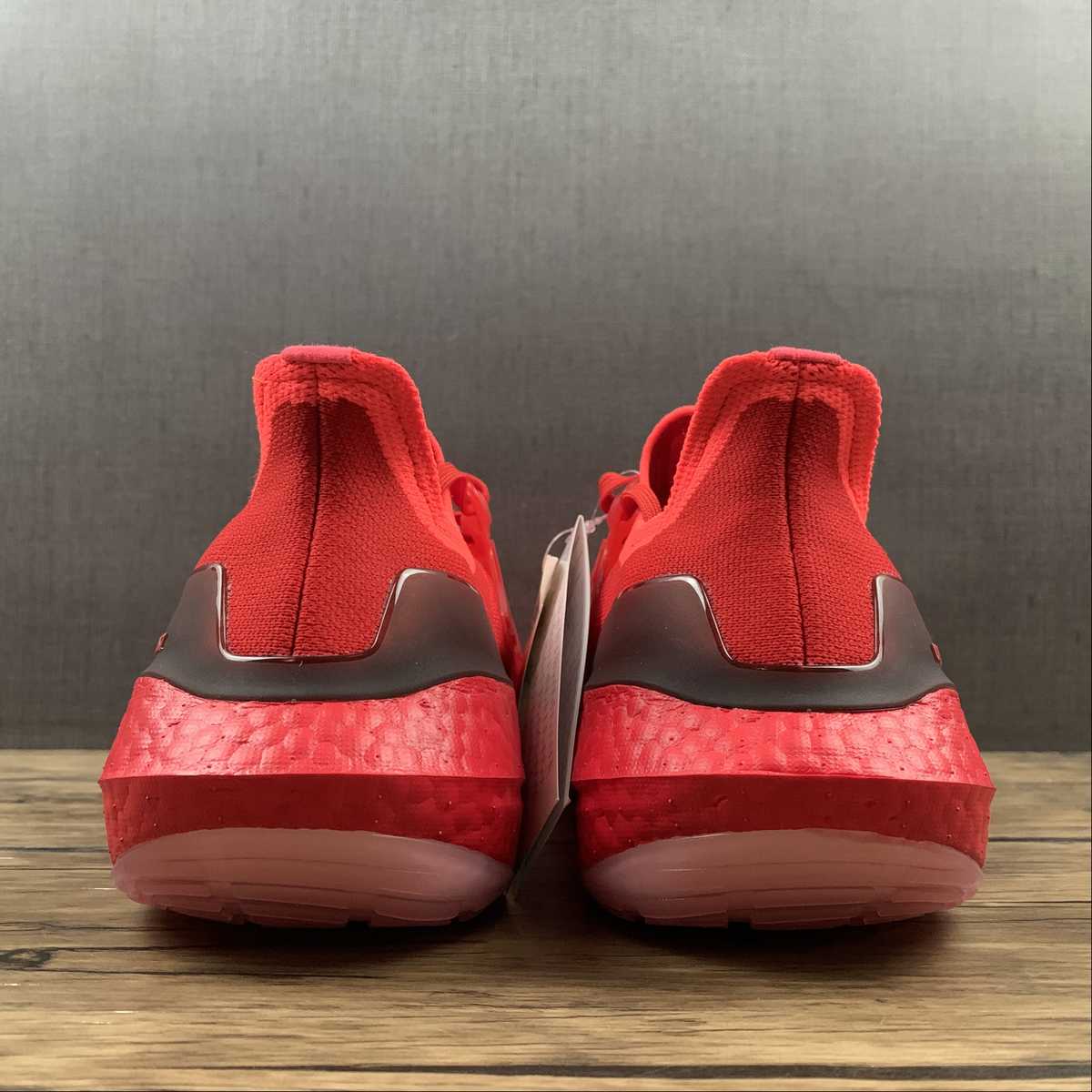 Adidas Ultraboost 22 - Vermelho/Preto