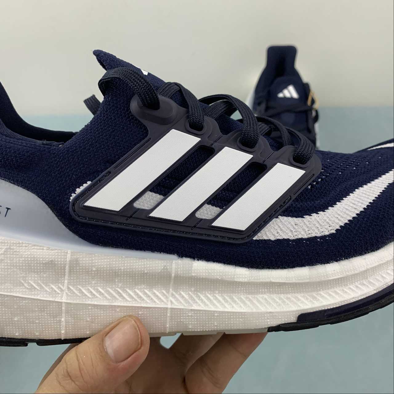 Adidas Ultraboost Light 23 - Azul Marinho/Branco