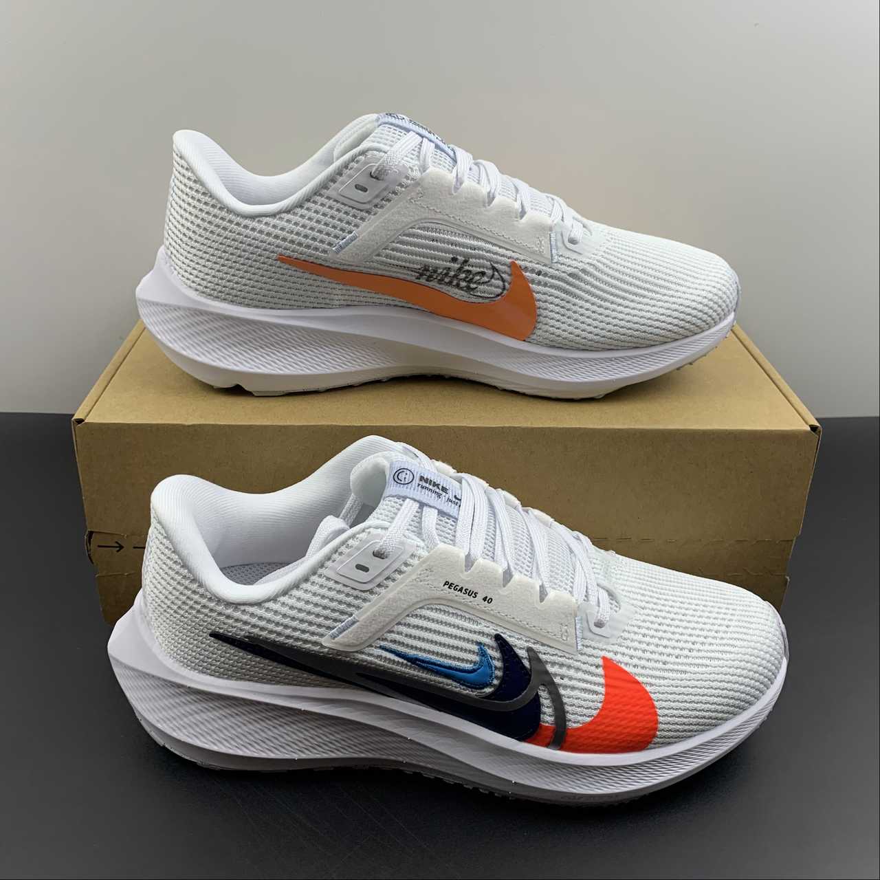 Nike Air Zoom Pegasus 40 - Branco/Preto/Laranja
