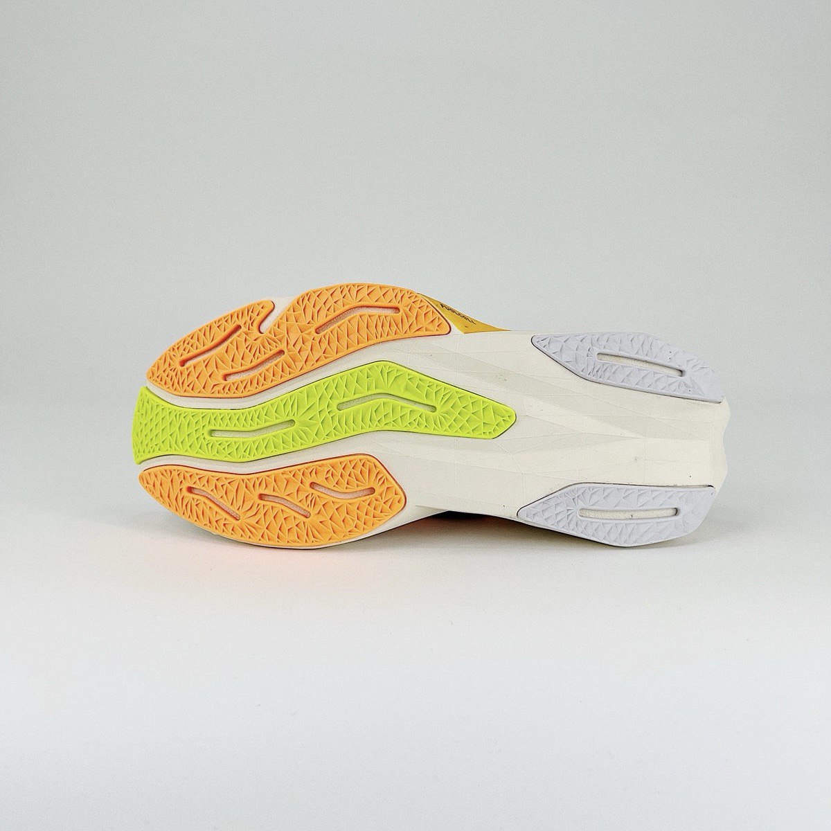 New Balance FuelCell Rebel V4 - Amarelo/Laranja