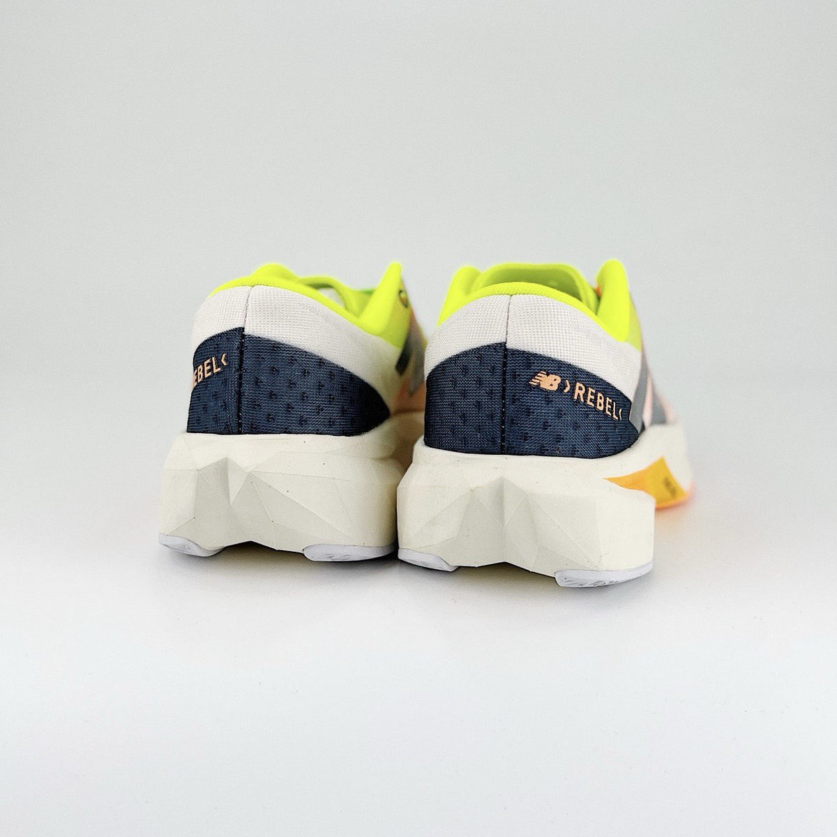 New Balance FuelCell Rebel V4 - Amarelo/Laranja