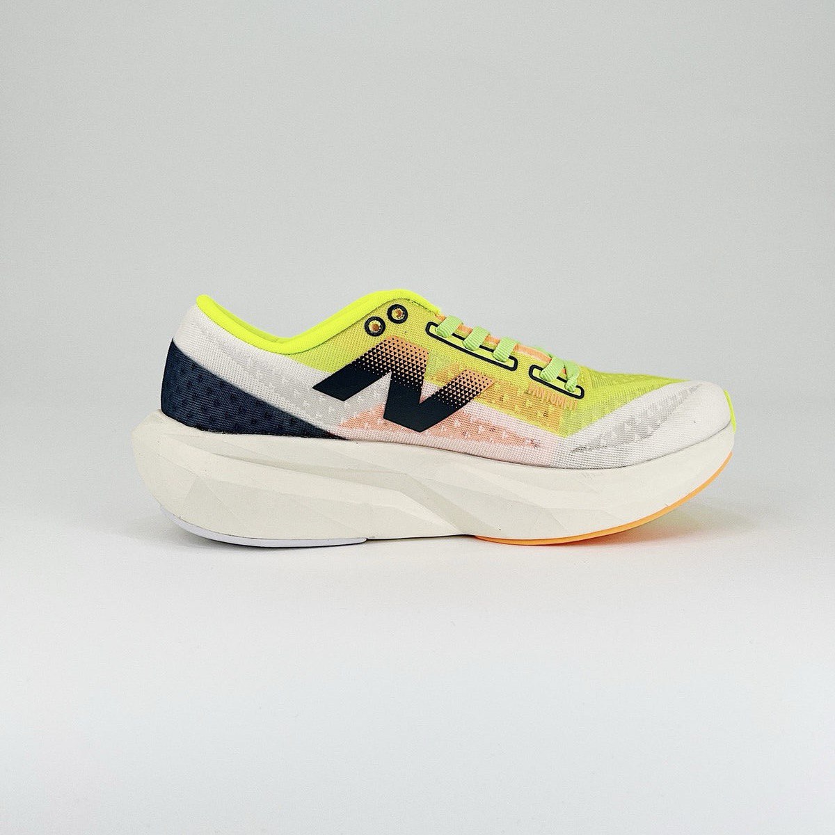 New Balance FuelCell Rebel V4 - Amarelo/Laranja