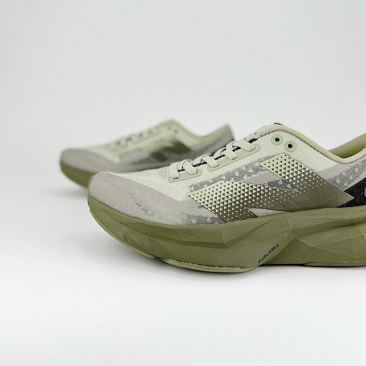 New Balance FuelCell Rebel V4 - Verde Militar