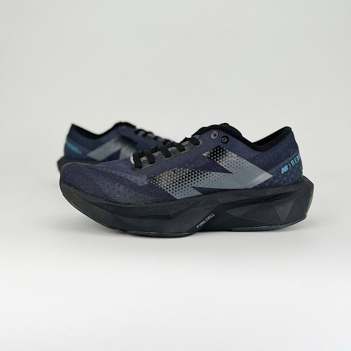 New Balance FuelCell Rebel V4 - Preto