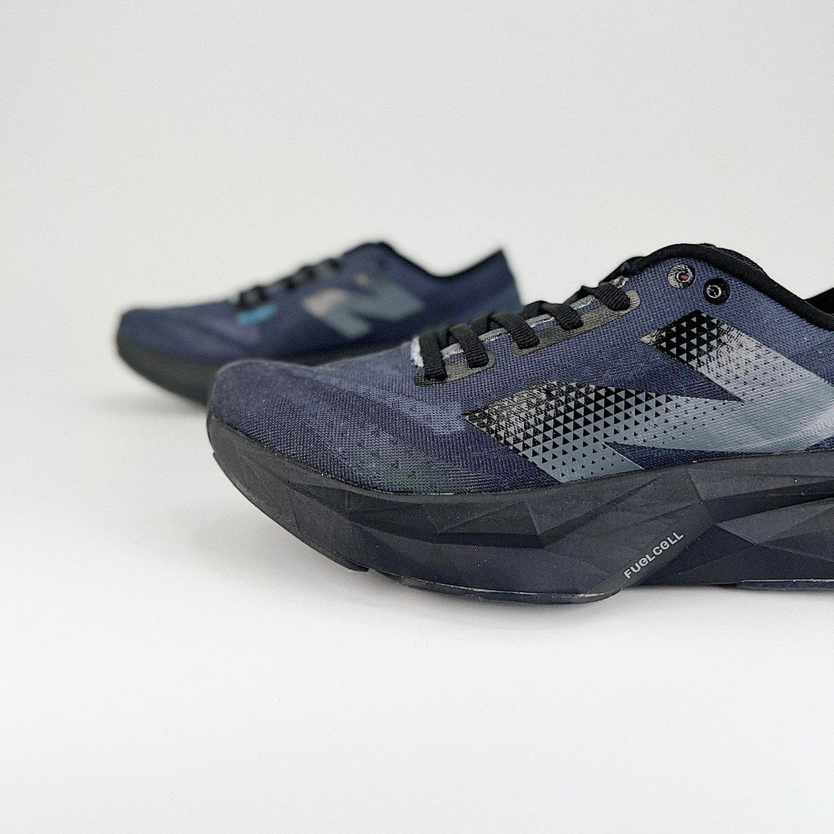 New Balance FuelCell Rebel V4 - Preto