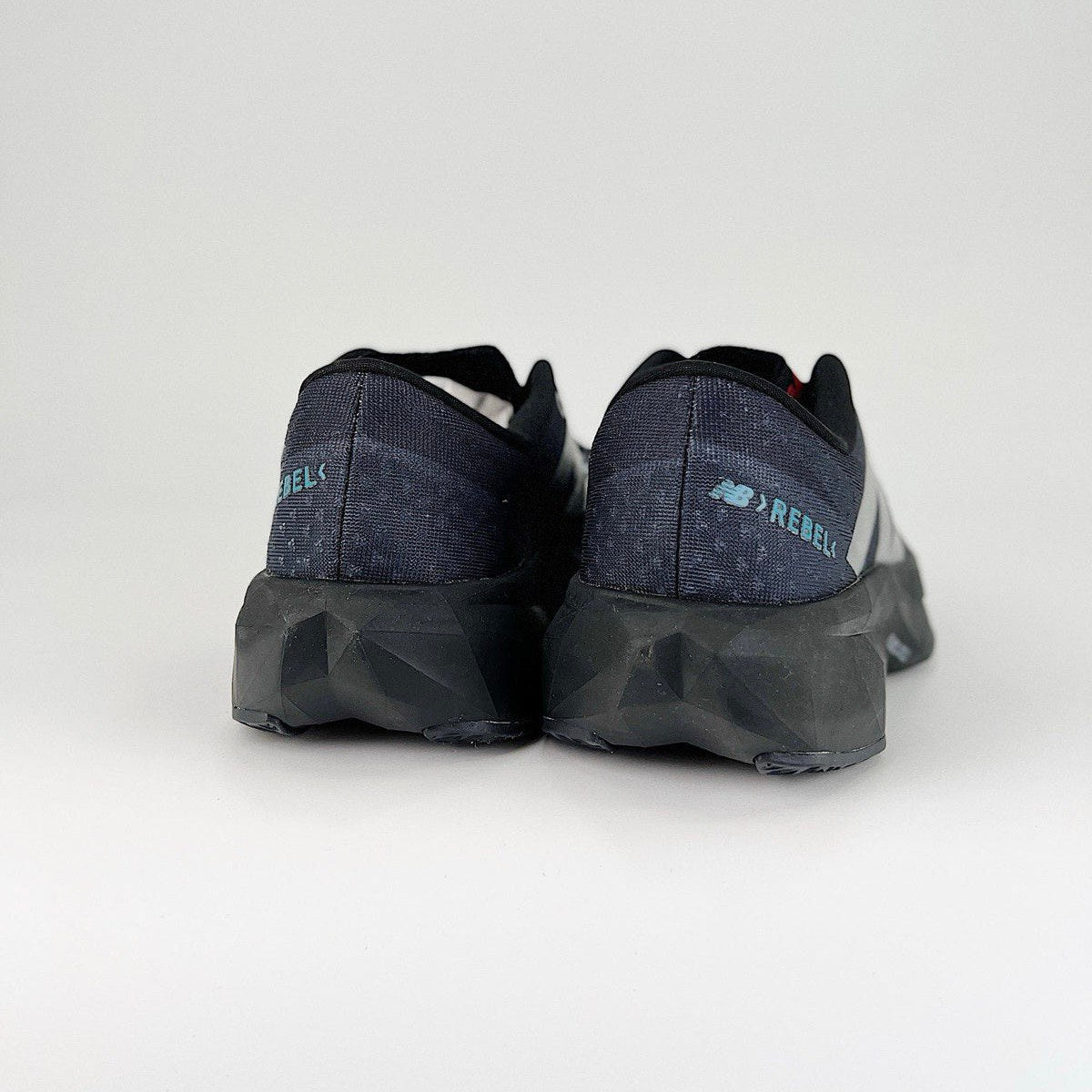 New Balance FuelCell Rebel V4 - Preto