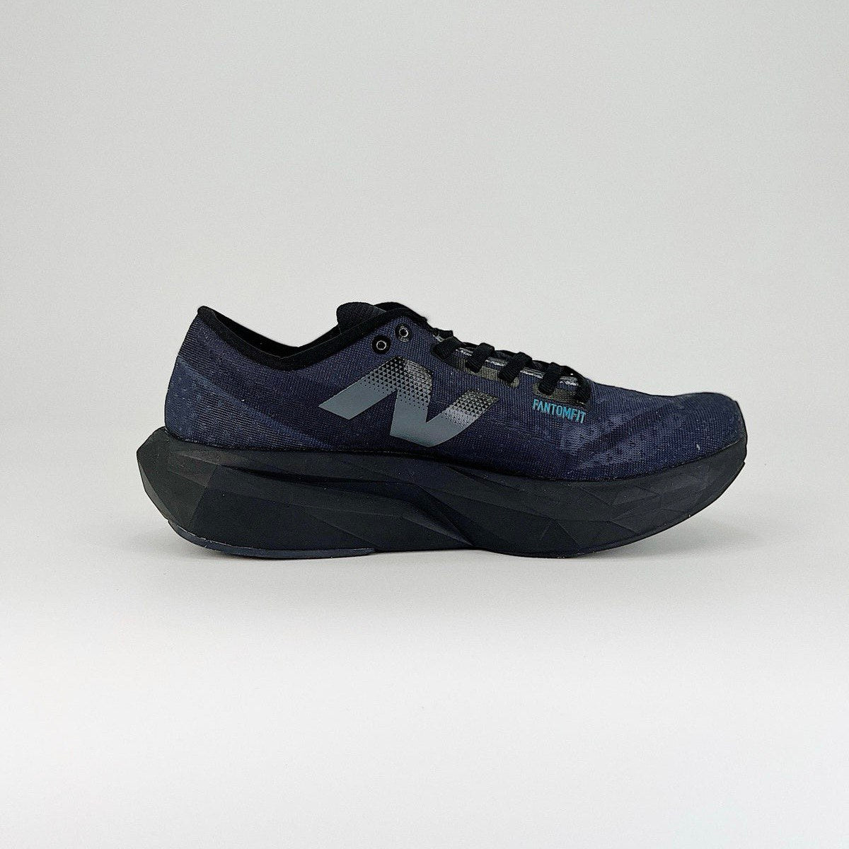 New Balance FuelCell Rebel V4 - Preto
