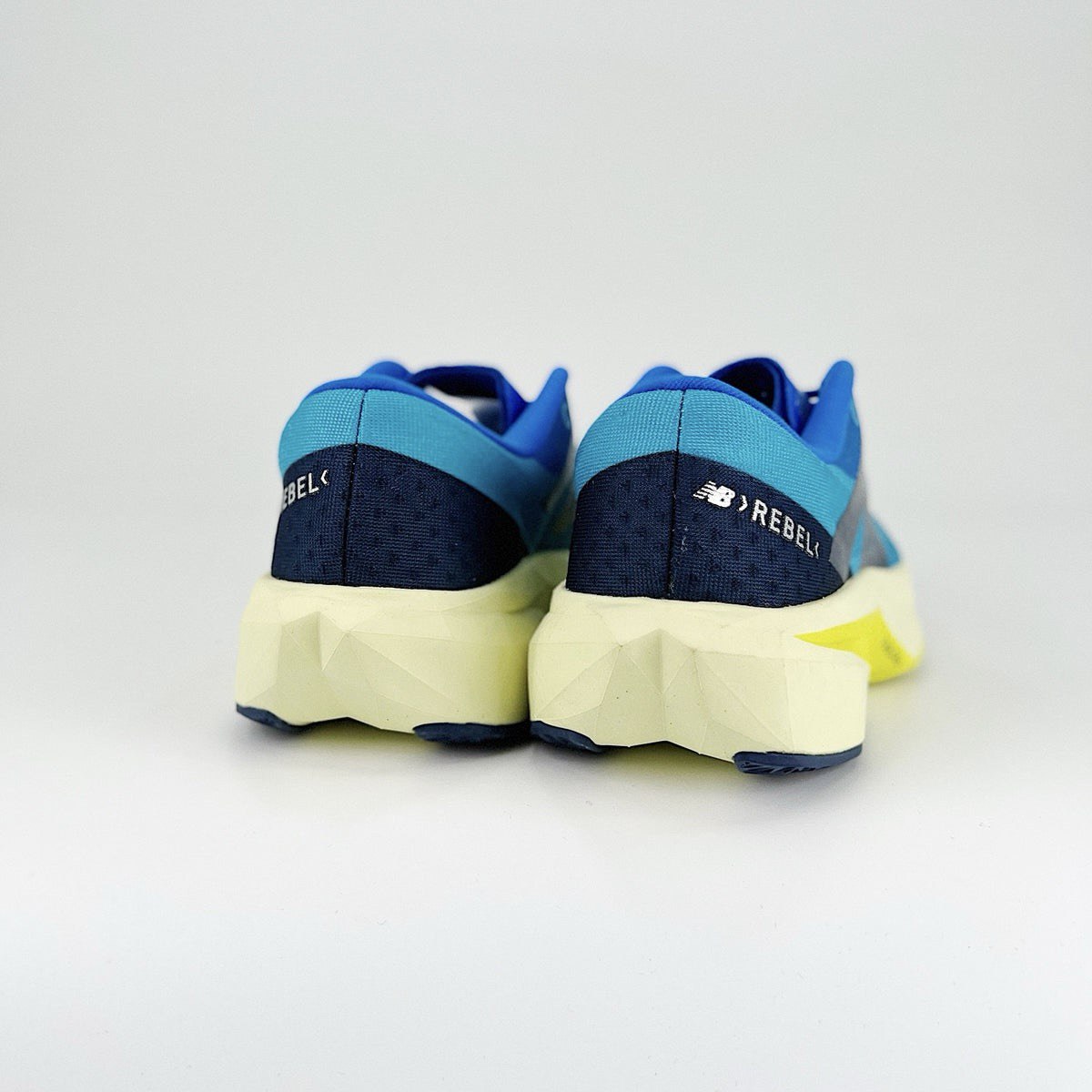 New Balance FuelCell Rebel V4 - Azul/Amarelo
