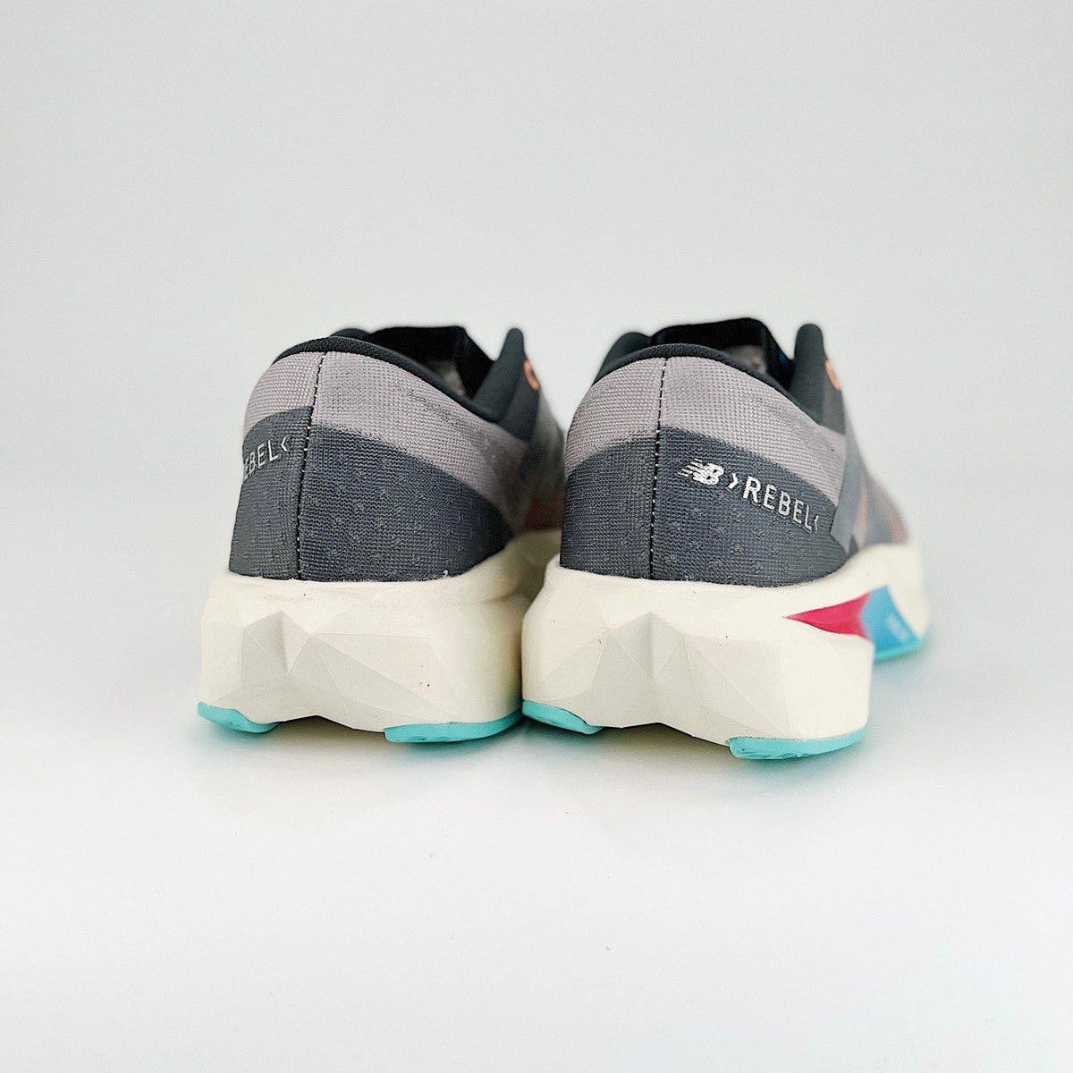 New Balance FuelCell Rebel V4 - Cinza/Azul