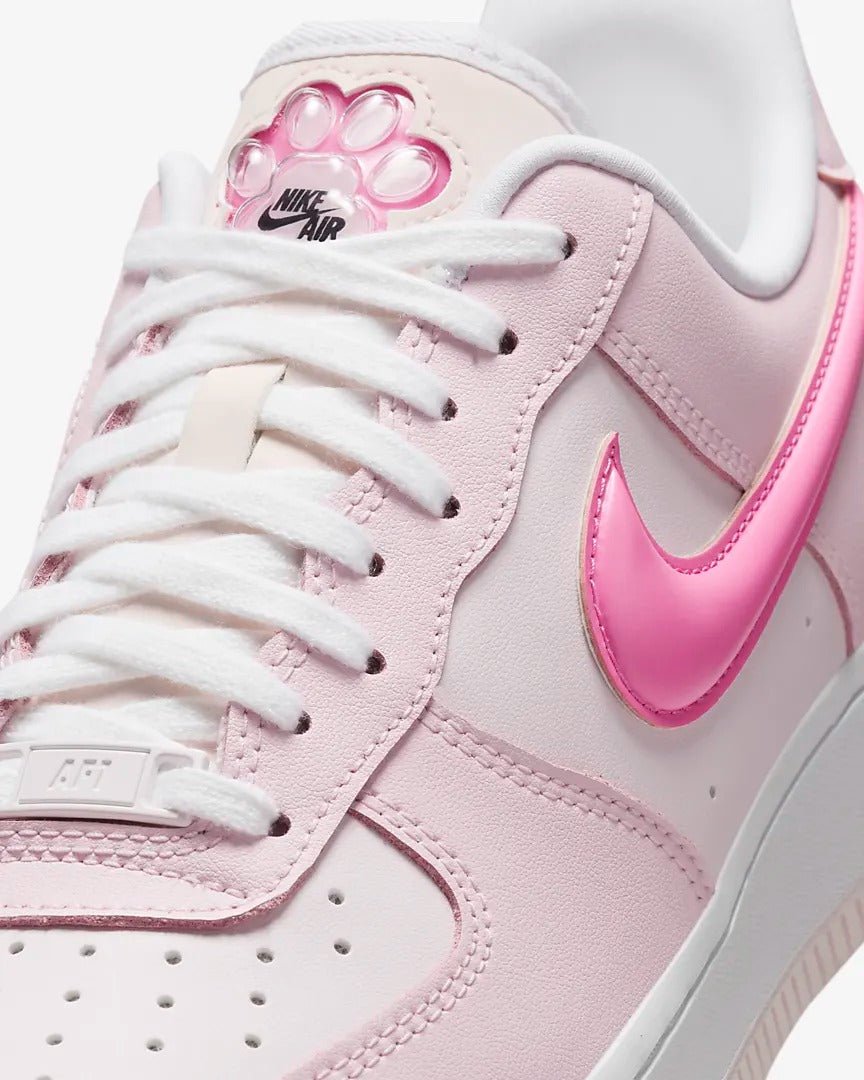 Tênis Nike Air Force 1' 07 Lx Paw Print Rosa